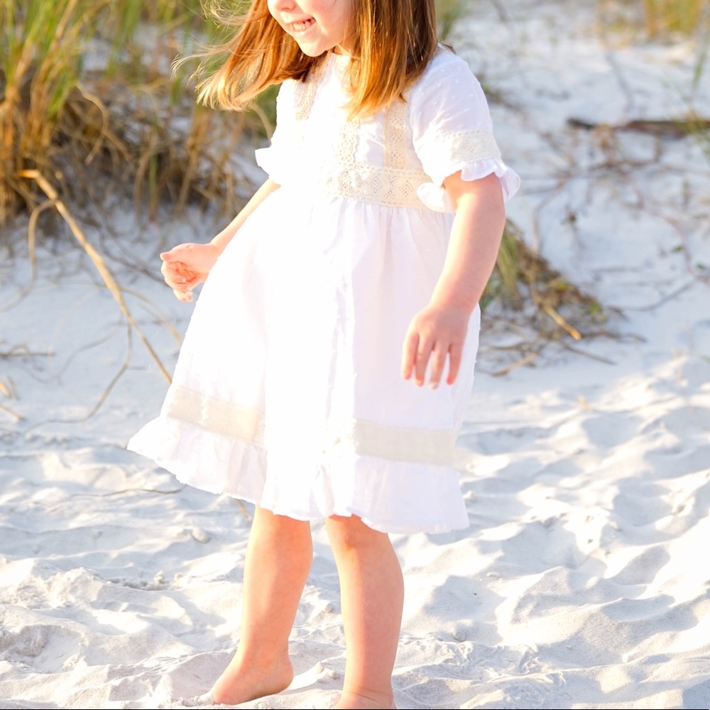 Beautiful white and cream lace dress 2T